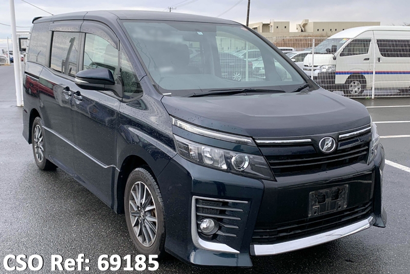 Toyota / Voxy 2014